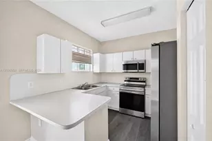 2665 NE 4th St, Homestead, FL 33033 - Photo 7