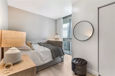 55 SW 9th St #4001, Miami, FL 33130 - Photo 17
