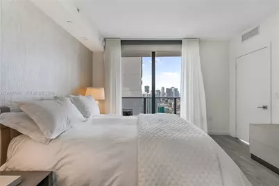 55 SW 9th St #4001, Miami, FL 33130 - Photo 11