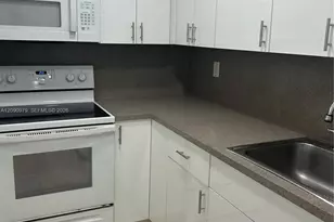 4725 NW 7th St, Miami, FL 33126 - Photo 3