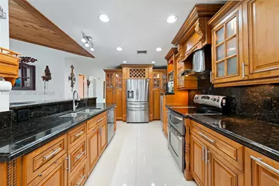 1250 NW 76th Ave, Plantation, FL 33322 - Photo 5