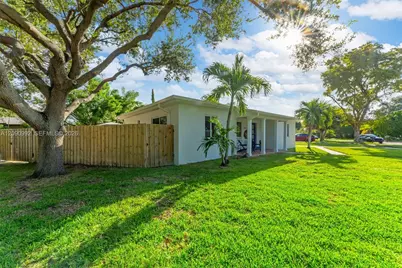 6891 SW 48th Ter, Miami, FL 33155 - Photo 3