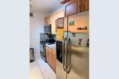 460 W Park Dr #202, Miami, FL 33172 - Photo 11