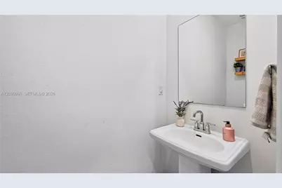 917 SE 17th Ct, Homestead, FL 33034 - Photo 13