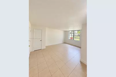 1875 W 56th St #109, Hialeah, FL 33012 - Photo 5