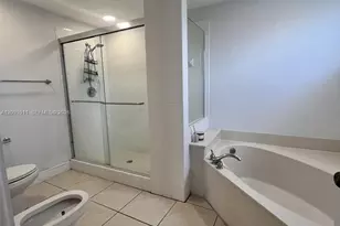 10750 NW 66th St, Doral, FL 33178 - Photo 17