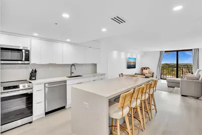 2625 Collins Ave #1109, Miami Beach, FL 33140 - Photo 7