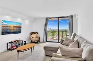 2625 Collins Ave, Miami Beach, FL 33140 - Photo 9