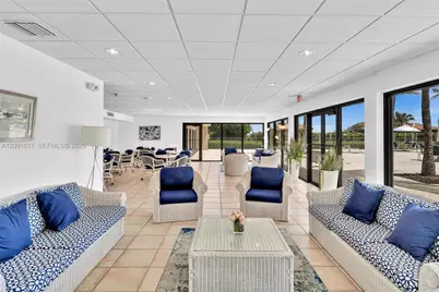 2625 Collins Ave #1109, Miami Beach, FL 33140 - Photo 17
