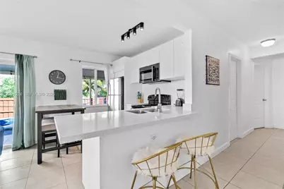 1021 NW 23rd Ave #1023, Miami, FL 33125 - Photo 9