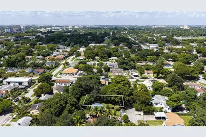 1060 NW 44th St, Miami, FL 33127 - Photo 9