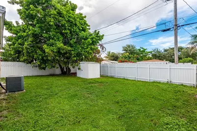 1679 NE 176th St, North Miami Beach, FL 33162 - Photo 23