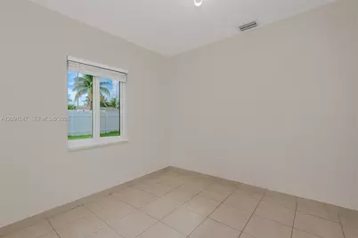 1679 NE 176th St, North Miami Beach, FL 33162 - Photo 19