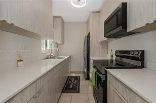 1679 NE 176th St, North Miami Beach, FL 33162 - Photo 1