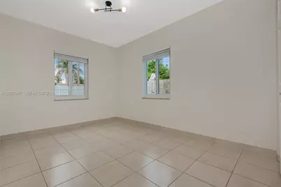 1679 NE 176th St, North Miami Beach, FL 33162 - Photo 15