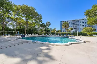 3800 Hillcrest Dr #203, Hollywood, FL 33021 - Photo 31