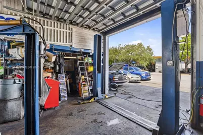 Profitable Automotive Shop With Over 25+ Years For Sale in Miami, South Miami, FL 33143 - Photo 7