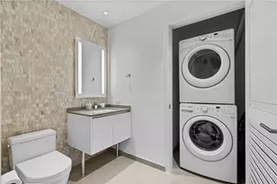 88 SW 7th St, Miami, FL 33130 - Photo 27