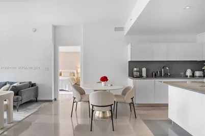 88 SW 7th St #809, Miami, FL 33130 - Photo 7