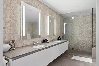88 SW 7th St #809, Miami, FL 33130 - Photo 17