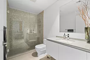 88 SW 7th St, Miami, FL 33130 - Photo 25