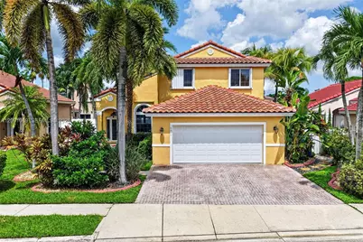 18611 NW 11th St, Pembroke Pines, FL 33029 - Photo 1