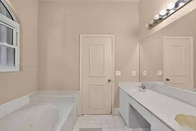 18611 NW 11th St, Pembroke Pines, FL 33029 - Photo 27