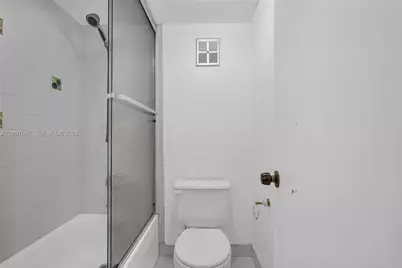 430 Commodore Dr #304, Plantation, FL 33325 - Photo 11