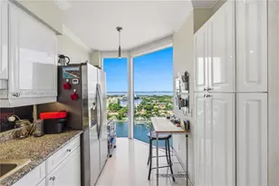 4775 Collins Ave, Miami Beach, FL 33140 - Photo 25