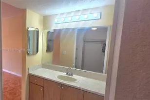 9300 Fontainebleau Blvd, Miami, FL 33172 - Photo 11
