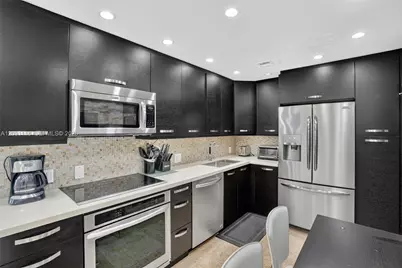 5601 Collins Ave #1716, Miami Beach, FL 33140 - Photo 13