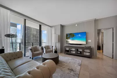 88 SW 7th St #3205, Miami, FL 33130 - Photo 5