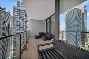 88 SW 7th St, Miami, FL 33130 - Photo 17