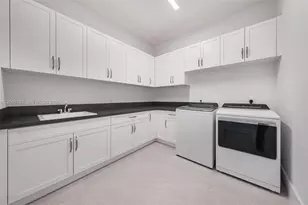 11900 SW 14th Pl, Davie, FL 33325 - Photo 19