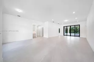 11900 SW 14th Pl, Davie, FL 33325 - Photo 5