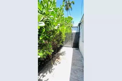 2250 SW 23rd St, Miami, FL 33145 - Photo 29