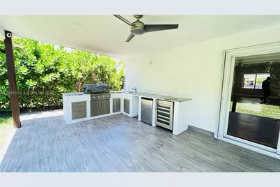2250 SW 23rd St, Miami, FL 33145 - Photo 27