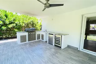 2250 SW 23rd St, Miami, FL 33145 - Photo 27