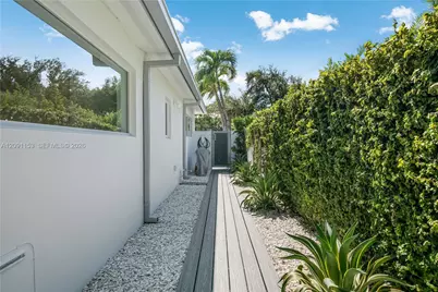 475 Woodcrest Rd, Key Biscayne, FL 33149 - Photo 59