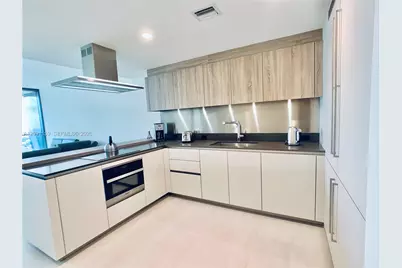 1000 Brickell Plz #4504, Miami, FL 33131 - Photo 5