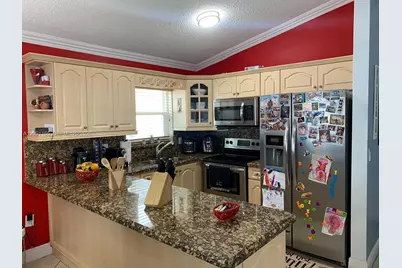 6940 W 25th Ln, Hialeah, FL 33016 - Photo 21