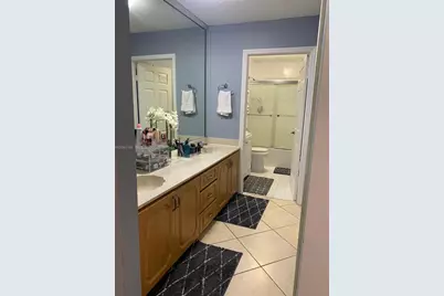 6940 W 25th Ln, Hialeah, FL 33016 - Photo 11