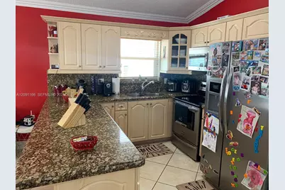 6940 W 25th Ln, Hialeah, FL 33016 - Photo 19