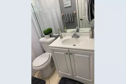 6940 W 25th Ln, Hialeah, FL 33016 - Photo 15
