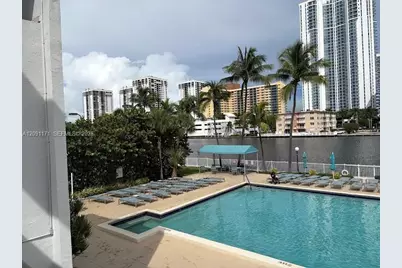1000 Parkview Dr #605, Hallandale Beach, FL 33009 - Photo 27