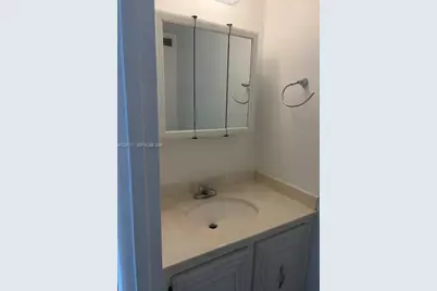 1000 Parkview Dr #605, Hallandale Beach, FL 33009 - Photo 9