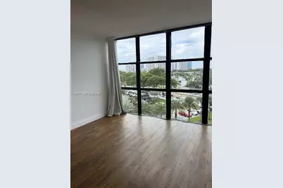 1000 Parkview Dr #605, Hallandale Beach, FL 33009 - Photo 5