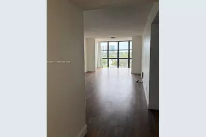 1000 Parkview Dr #605, Hallandale Beach, FL 33009 - Photo 3