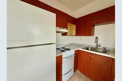 1620 NW 3rd St #5, Miami, FL 33125 - Photo 3