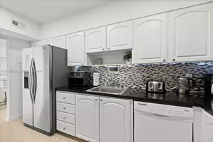 4001 S Ocean Dr, Hollywood, FL 33019 - Photo 5